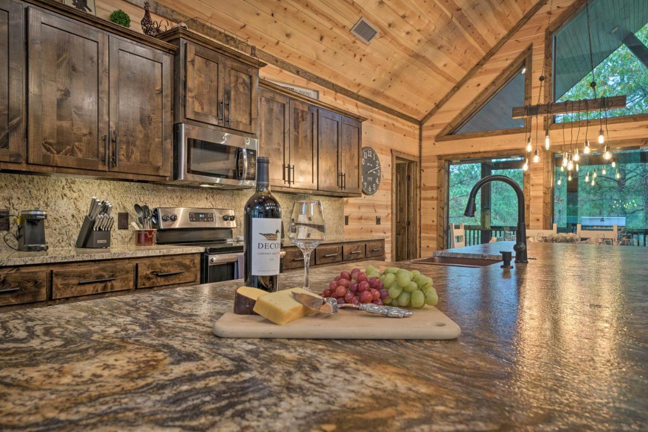 Broken Bow Cabin Deck With Hot Tub And Pool Table! Exterior foto
