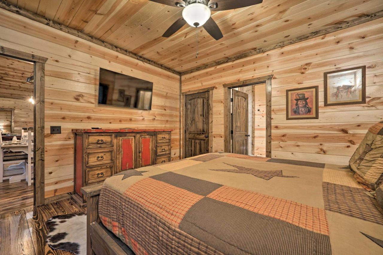 Broken Bow Cabin Deck With Hot Tub And Pool Table! Exterior foto